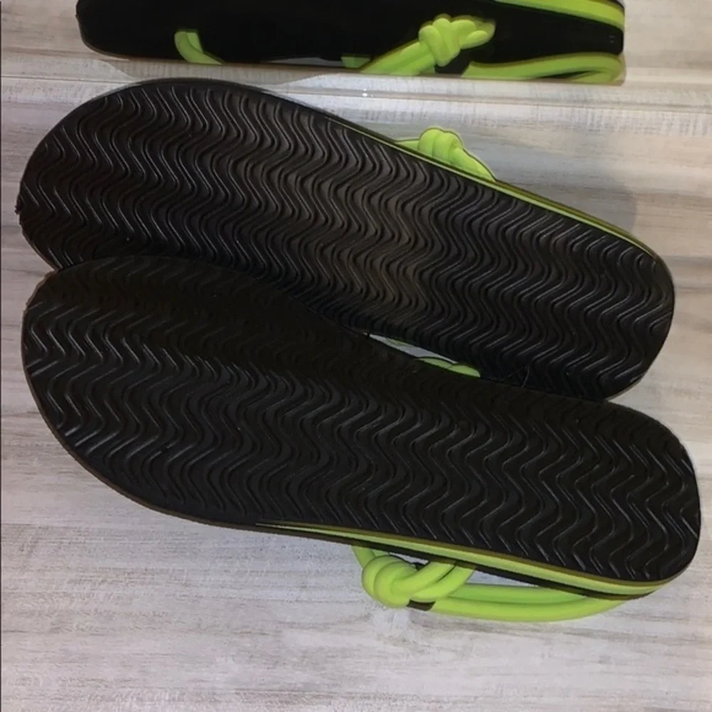 UO foam thong sandals